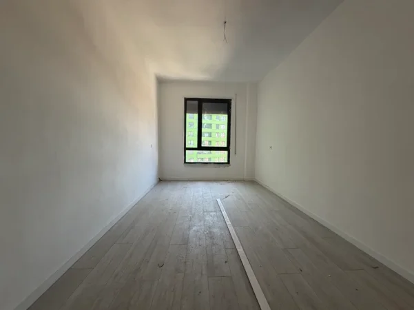 Tirane, shitet apartament 3+1 , 121 m² 178.000 € (5 Maji)