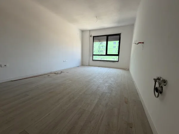 Tirane, shitet apartament 3+1 , 121 m² 178.000 € (5 Maji)