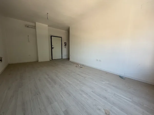 Tirane, shitet apartament 3+1 , 121 m² 178.000 € (5 Maji)