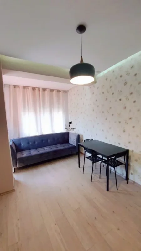 Tirane, jepet me qera apartament 1+1 Kati 3, 64 m² 600 € (RRUGA E BARRIKADAVE)
