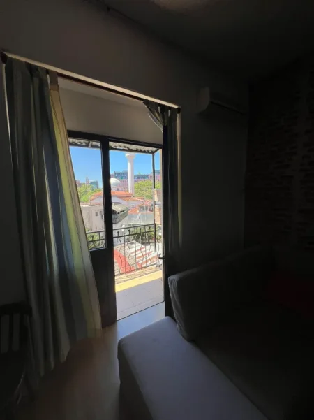 Tirane, jepet me qera 2 apartamente Kati 3, 100 m² 1.200 € (QENDER)