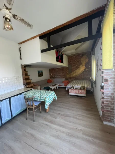 Tirane, jepet me qera 2 apartamente Kati 3, 100 m² 1.200 € (QENDER)