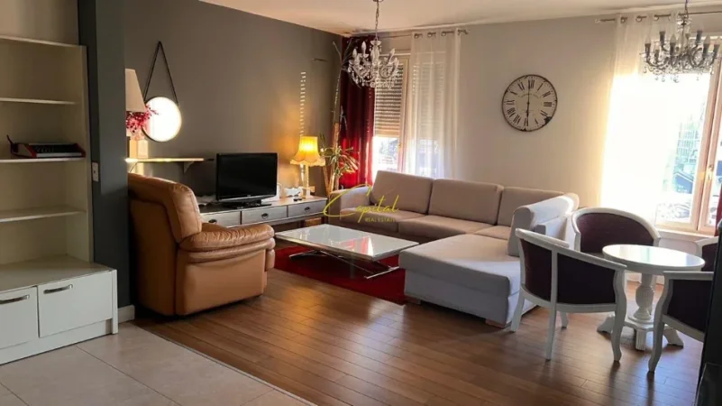 Tirane, jepet me qera apartament duplex 3+1 Kati 4, 120 m² 900 € (RRUGA E DURRESIT)