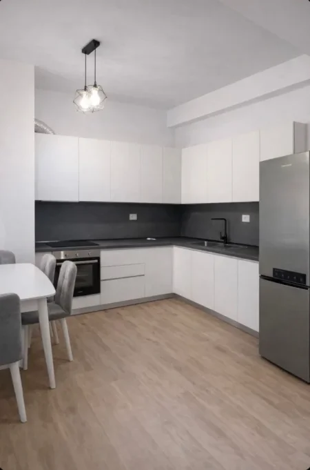 Tirane, shitet apartament 1+1 , 63 m² 123.000 € (Ali Demi)