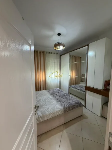 Tirane, jepet me qera apartament 1+1+Ballkon Kati 3, 65 m² 500 € (GOLDEN PARK 3)