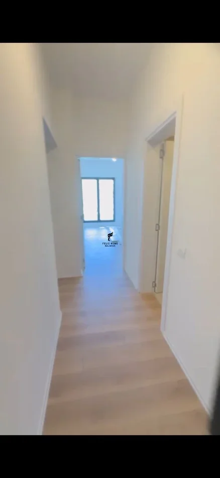 Tirane, jepet me qera zyre Kati 4, 60 m² 750 € (PAZARI I RI)