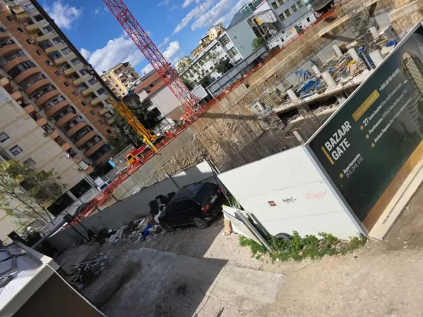 Tirane, shitet apartament 1+1 Kati 12, 230.000 €