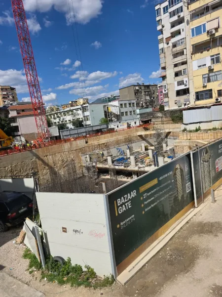 Tirane, shitet apartament 1+1 Kati 12, 230.000 €