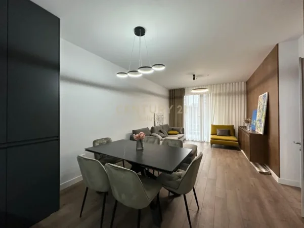 Tirane, jepet me qera apartament 2+1 Kati 3, 109 m² 700 € (astir)