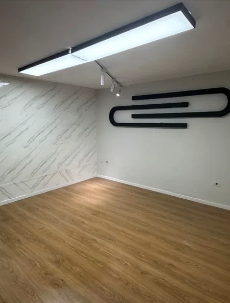 Tirane, jepet me qera , 34 m² (Rruga Mine Peza)