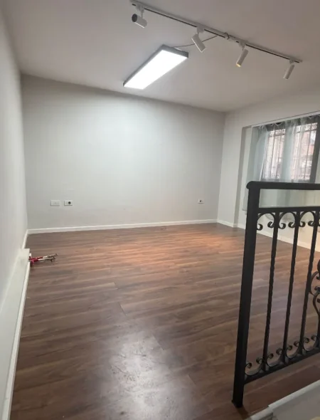 Tirane, jepet me qera , 34 m² (Rruga Mine Peza)