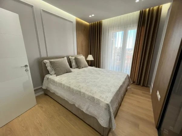 Tirane, jepet me qera apartament 2+1+Ballkon Kati 5, 106 m² 800 € (Rruga Jordan Misja)