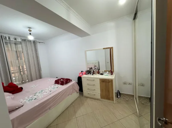 Tirane, shitet apartament 3+1+Ballkon Kati 3, 112 m² 185.000 € 