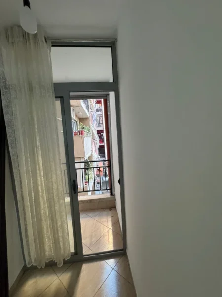 Tirane, shitet apartament 3+1+Ballkon Kati 3, 112 m² 185.000 € 