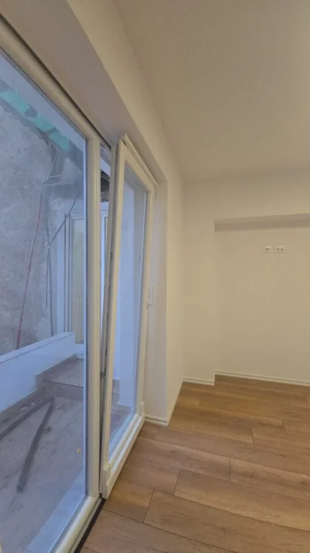 Tirane, jepet me qera nga Pronari, pa-komision zyre Kati 2, 78 m² 800 € (Sitki cico)