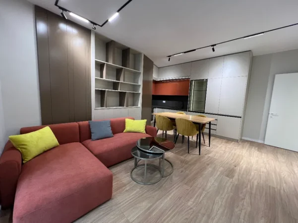 Tirane, jepet me qera apartament 1+1+Ballkon Kati 3, 75 m² 750 € (Kopshti Zoologjik)