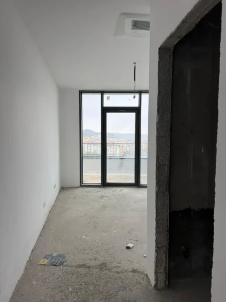 Tirane, shitet apartament 2+1+Aneks+Ballkon Kati 13, 554.300 € 