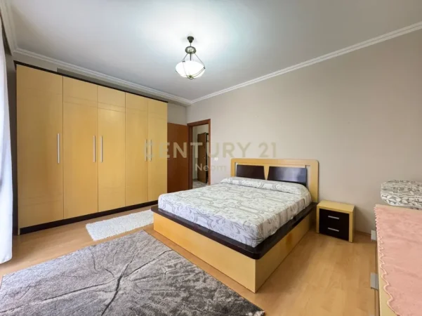 Tirane, jepet me qera apartament 2+1 Kati 10, 70 m² 650 € (shkolla e bashkuar)
