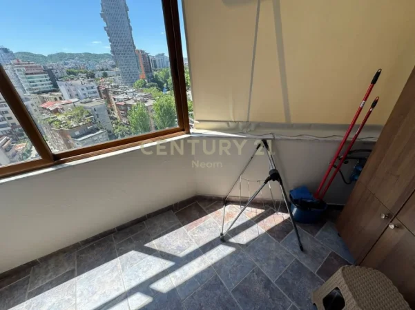 Tirane, jepet me qera apartament 2+1 Kati 10, 70 m² 650 € (shkolla e bashkuar)