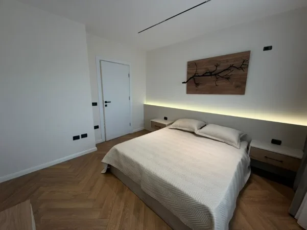 Tirane, shitet apartament 2+1 Kati 7,