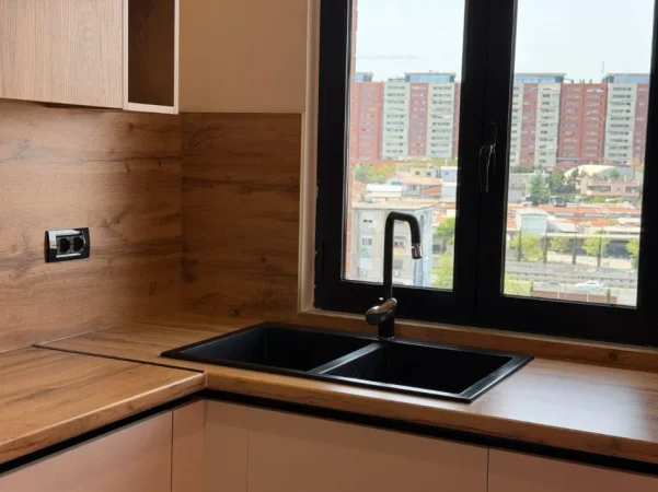 Tirane, shitet apartament 2+1 Kati 7,
