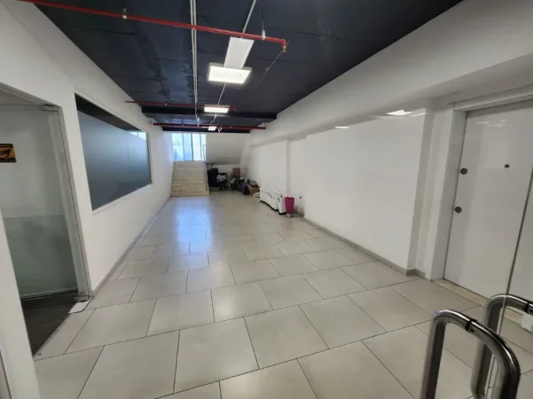 💫Zyrë Elitare me Qira ( Rruga Elbasanit - Fakulteti Ekonomik📍) 300m² ( KATI 0) Open Space 🔥🔥 2000€ NETO 💶💶