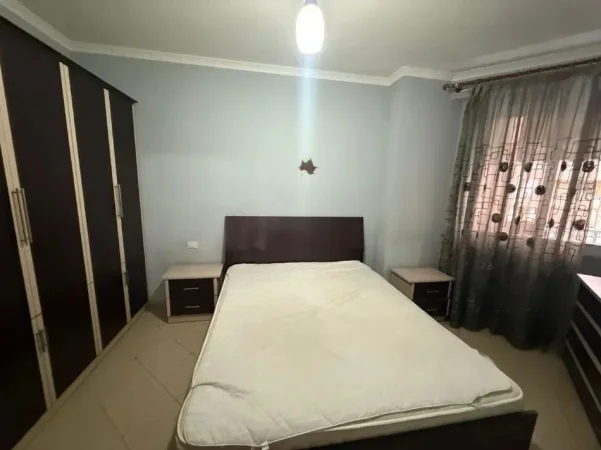 Tirane, jepet me qera apartament 1+1 Kati 8, 80 m² 450 € (PRANE BAR ARTISTI)