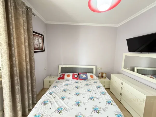 Tirane, jepet me qera apartament 2+1+Ballkon Kati 5, 90 m² 750 € (fusha ali demi)