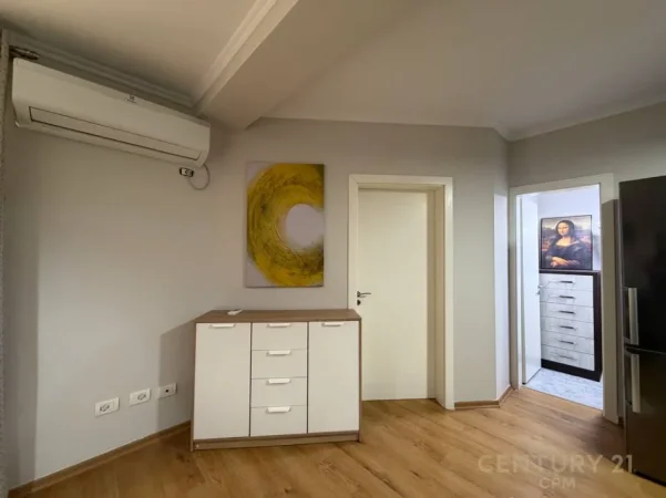 Tirane, jepet me qera apartament 1+1 Kati 10, 73 m² 700 € (bulevardi zogu 1)