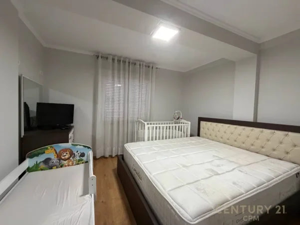 Tirane, jepet me qera apartament 1+1 Kati 10, 73 m² 700 € (bulevardi zogu 1)