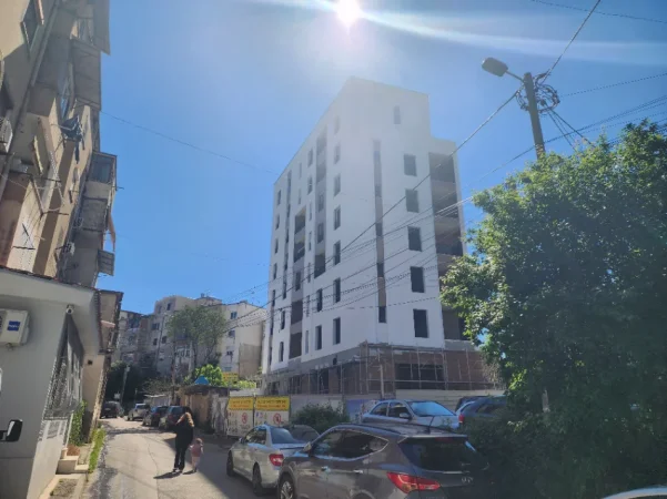 Tirane, shitet garazh | post parkimi Kati -1, 37 m² 