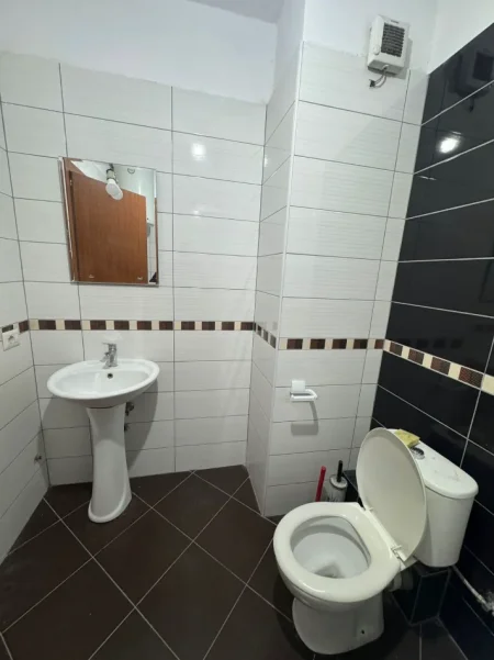 Tirane, jepet me qera apartament 1+1 Kati 4, 60 m² 380 € (ASTIR)