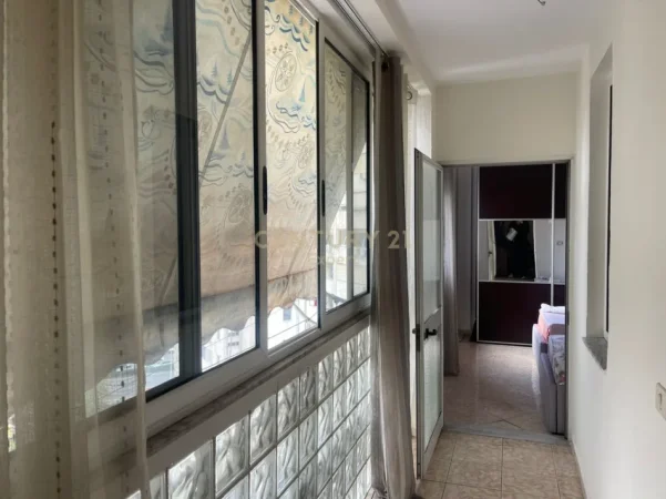 Tirane, jepet me qera apartament 2+1 Kati 8, 63 m² 500 € (Zogu zi)