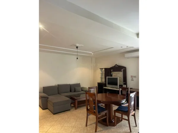 Tirane, jepet me qera apartament 2+1 Kati 8, 63 m² 500 € (Zogu zi)