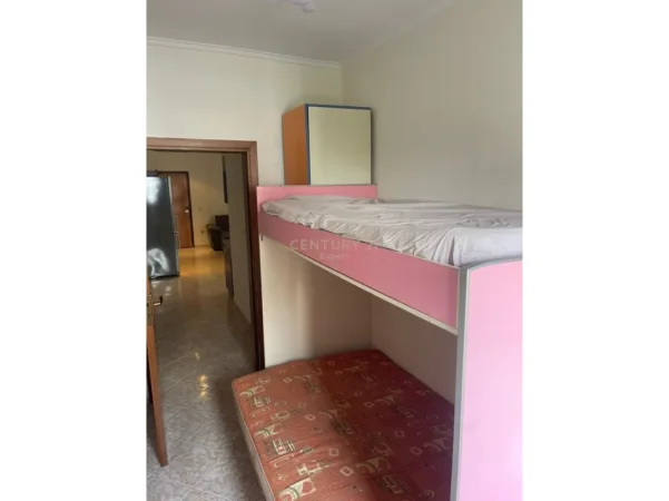 Tirane, jepet me qera apartament 2+1 Kati 8, 63 m² 500 € (Zogu zi)