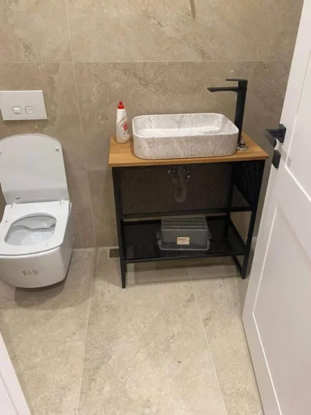 Tirane, jepet me qera zyre Kati 1, 80 m² 630 € (Rruga sokrat Miho)