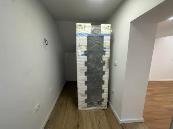 Tirane, jepet me qera apartament 2+1+Ballkon Kati 1, 78 m² 800 € (Bulevardi Zhan Dark)