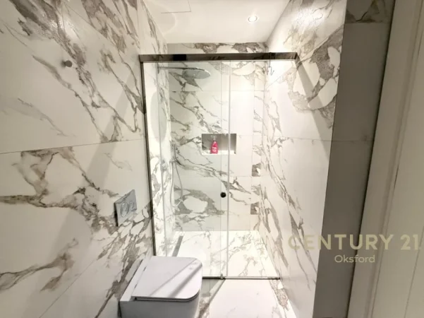 Tirane, jepet me qera apartament 2+1+Ballkon Kati 6, 117 m² 2.300 € (liqeni i tiranes lake view)