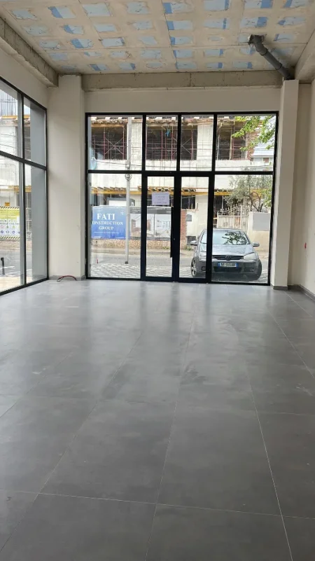 Tirane, jepet me qera ambjent biznesi Kati 0, 100 m² 750 € (Hallaçi Rezidenc,Paskuqan)