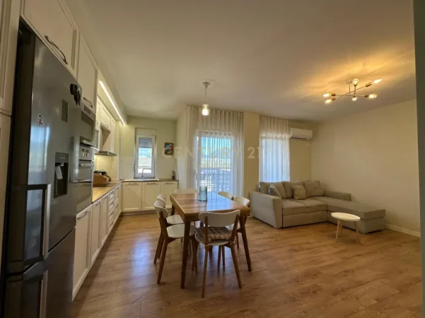 Tirane, jepet me qera apartament 2+1 Kati 4, 105 m² 700 € (liqeni i thate)