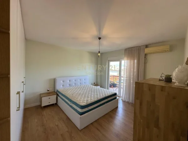 Tirane, jepet me qera apartament 2+1 Kati 4, 105 m² 700 € (liqeni i thate)