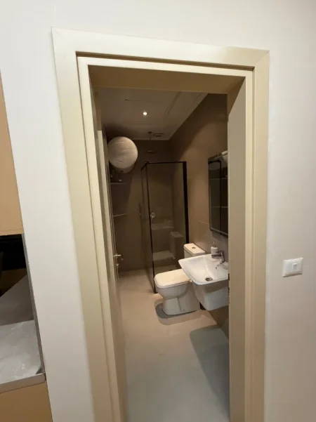 Tirane, jepet me qera apartament 2+1 Kati 5, 1.000 € (Vizion Plus, Tiranë)