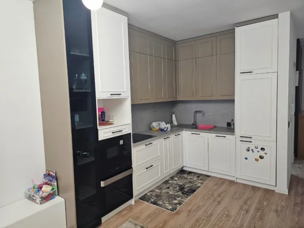 Tirane, shitet apartament 2+1 Kati 8, 108 m² 