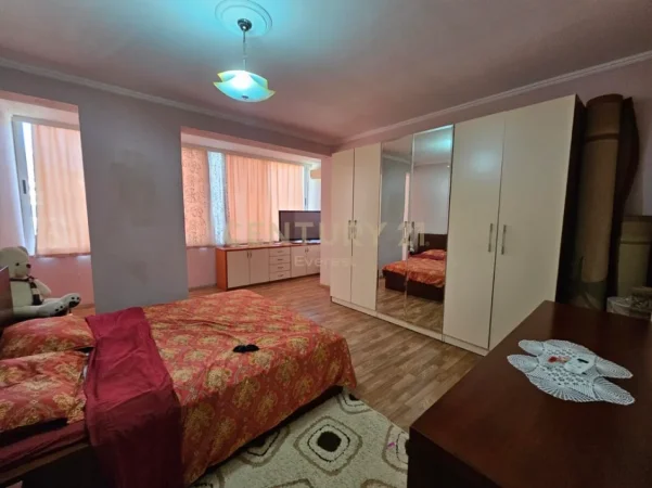 Tirane, shitet apartament 3+1+Ballkon Kati 6, 156 m² 218.000 € (Astir)