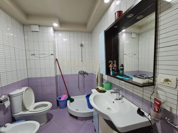 Tirane, shitet apartament 3+1+Ballkon Kati 6, 156 m² 218.000 € (Astir)