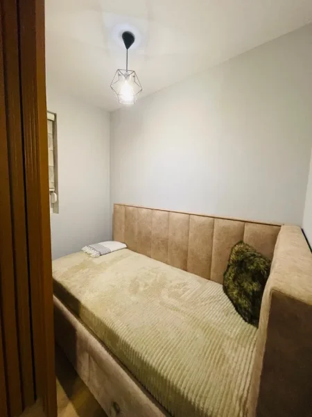 Tirane, jepet me qera apartament 1+1+Ballkon Kati 2, 70 m² 700 € (RRUGA E ELBASANIT)