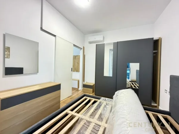 Tirane, jepet me qera apartament 1+1+Ballkon , 55 m² 700 € 