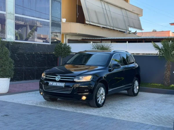 Fier, shes makine VW TOUAREG-3.0 DIESEL TDI-PANORAMA-XHAMA TE ZINJ LETRAT SAPO PAGUARA Nafte, e zeze Klima 285.999 km 8.999 €