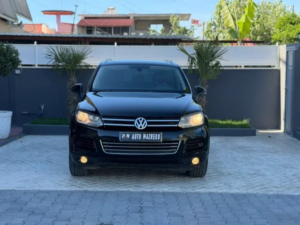 Fier, shes makine VW TOUAREG-3.0 DIESEL TDI-PANORAMA-XHAMA TE ZINJ LETRAT SAPO PAGUARA Nafte, e zeze Klima 285.999 km 8.999 €