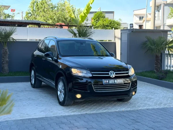 Fier, shes makine VW TOUAREG-3.0 DIESEL TDI-PANORAMA-XHAMA TE ZINJ LETRAT SAPO PAGUARA Nafte, e zeze Klima 285.999 km 8.999 €